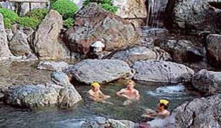 天然温泉露天風呂 | 宇陀カントリークラブ