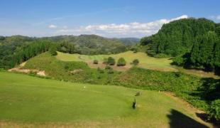 7番ホール 谷越え | クラシック島根カントリークラブ