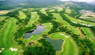 フラットで広々としたFW | ゴールド佐野カントリークラブ